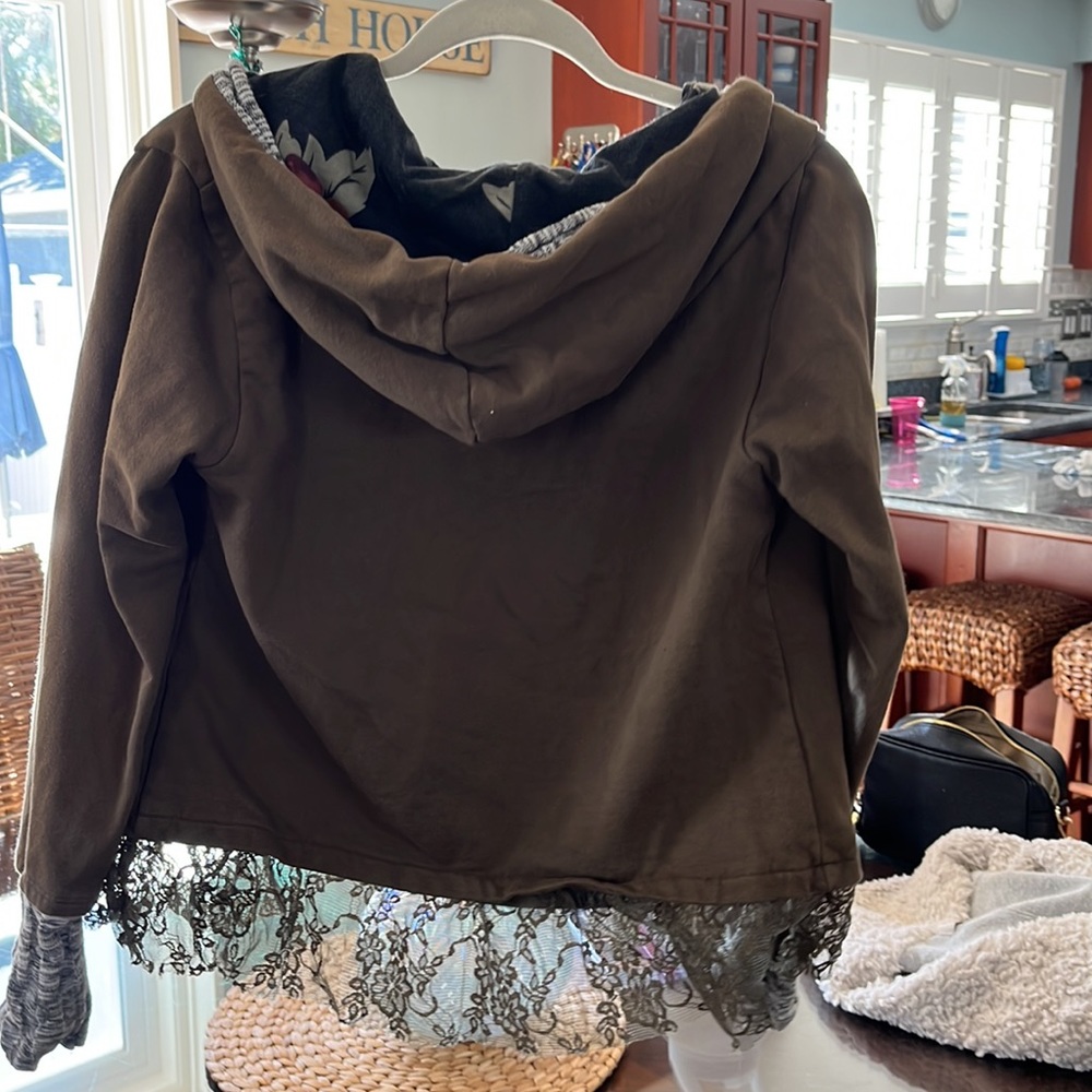 Green sweat shirt with flower interior - Picture 5 of 5